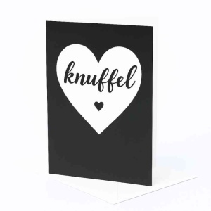 Wenskaart – "Knuffel" – Zwart/Wit Hartje – Inclusief Envelop